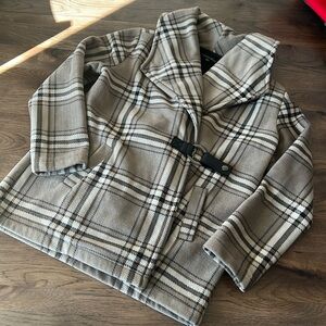 Ellen Reyes Women’s Medium Plaid Fleece Jacket with pockets